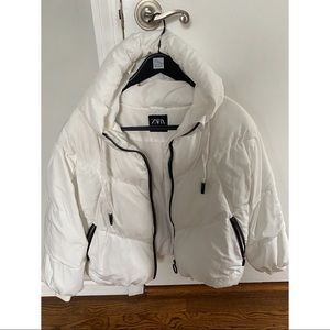 🖤ZARA WHITE PUFFER🤍